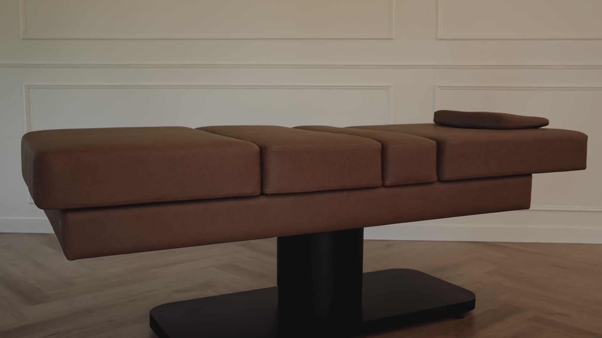 Load video: <p>Unlimited possibilities for positioning with 3 independent motors to adjust back raise, anti gravity knee raise, and overall height. Ideal for services in any position. </p>